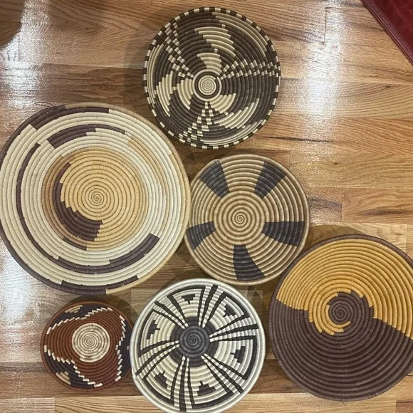 Large African basket - Picture 5 of 10